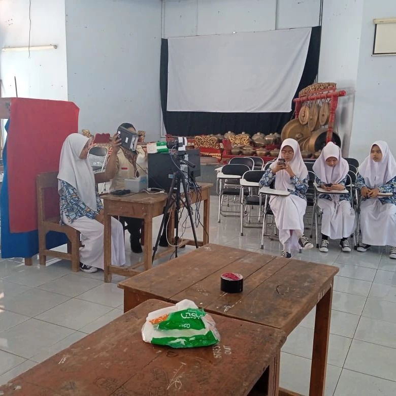 Kegiatan Jemput Bola Perekaman KTP-el Pemula di SMKN 2 Sukoharjo