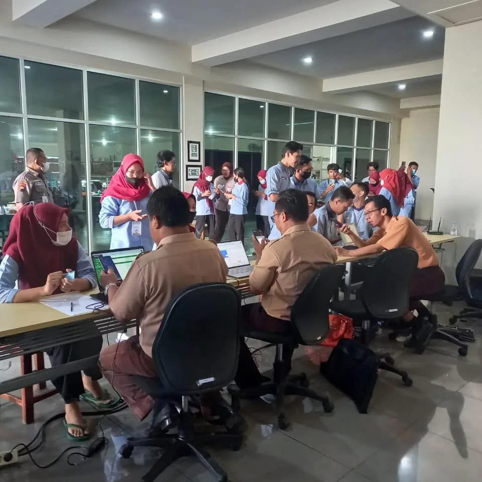 Jemput bola  aktivasi IKD di PT. Gemopia Indonesia