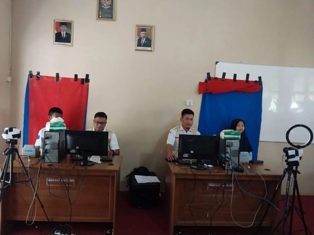 Kegiatan Jemput Bola Perekaman KTP-el Pemula di SMK Negeri 6 Sukoharjo