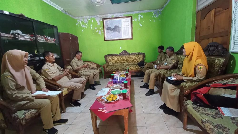 Tim dari Dinas Dukcapil Kab. Sukoharjo melaksanakan giat monitoring dan evaluasi terpadu  di Desa Watubonang Kecamatan Tawangsari dan Kelurahan Kenep Kecamatan Sukoharjo.