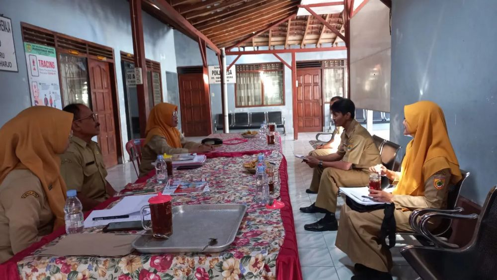Monitoring dan evaluasi terkait pelayanan adminduk di Desa Ngreco Kecamatan Weru dan Desa Ngasinan Kecamatan Bulu.