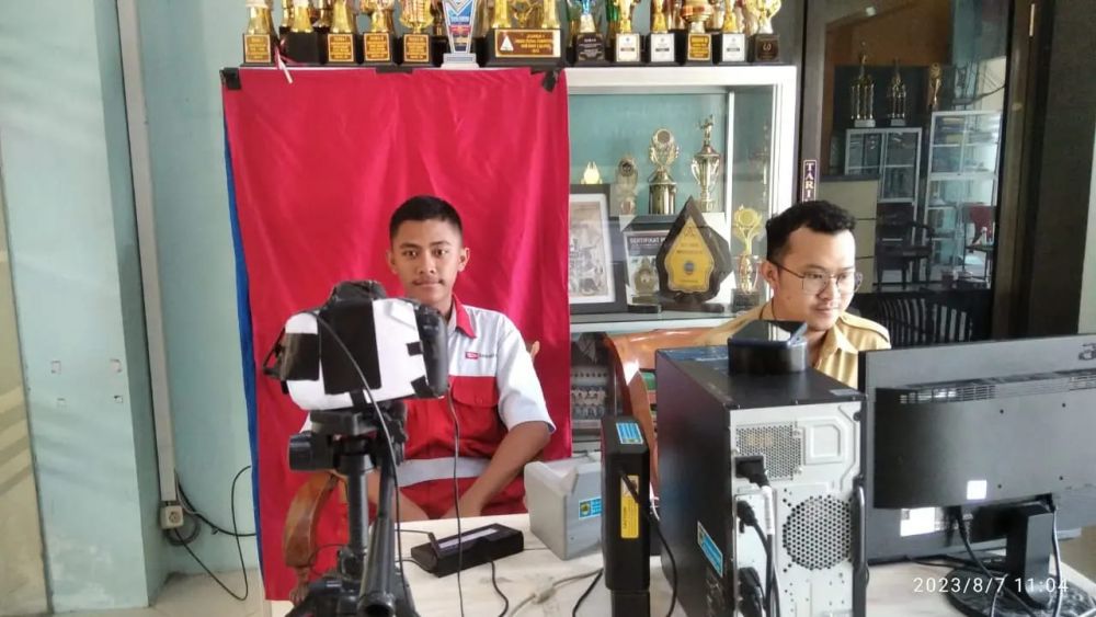 perekaman KTP-el pemula di SMK 1 Muhamadiyah Sukoharjo