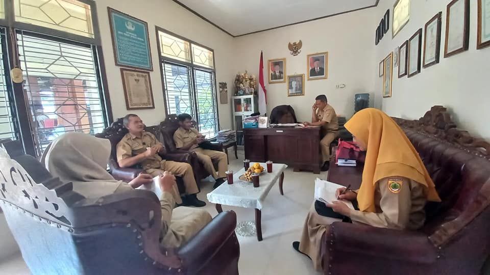 Monitoring dan evaluasi pelayanan adminduk di Desa Blimbing Kecamatan Gatak dan Desa Ngabeyan Kecamatan Kartasura.